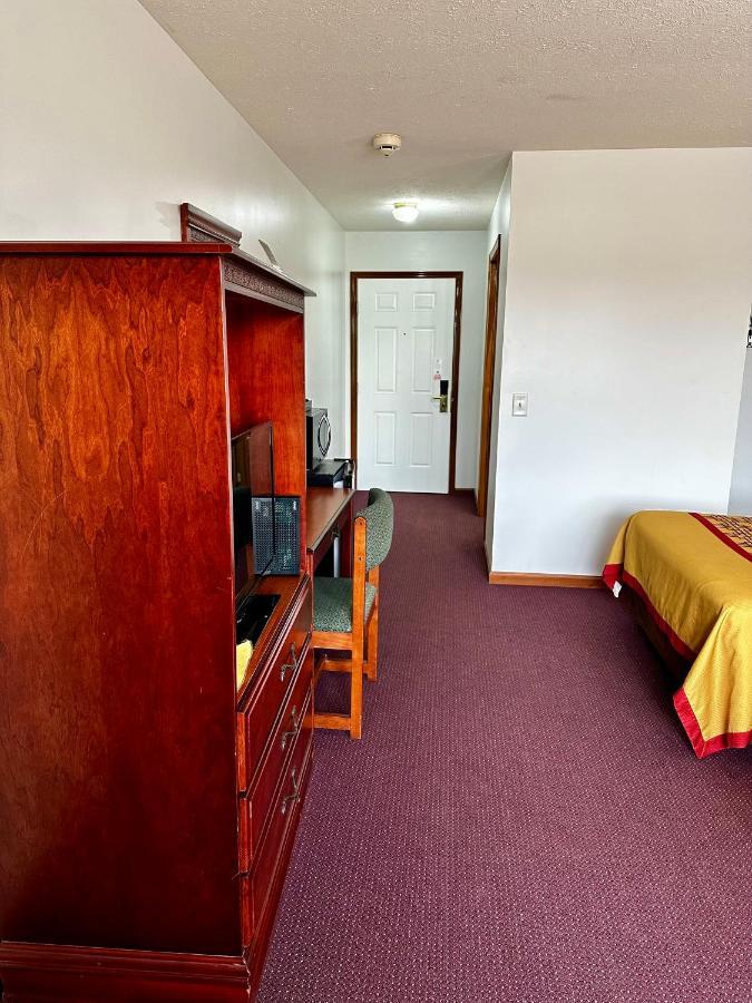 Attica Inn Экстерьер фото