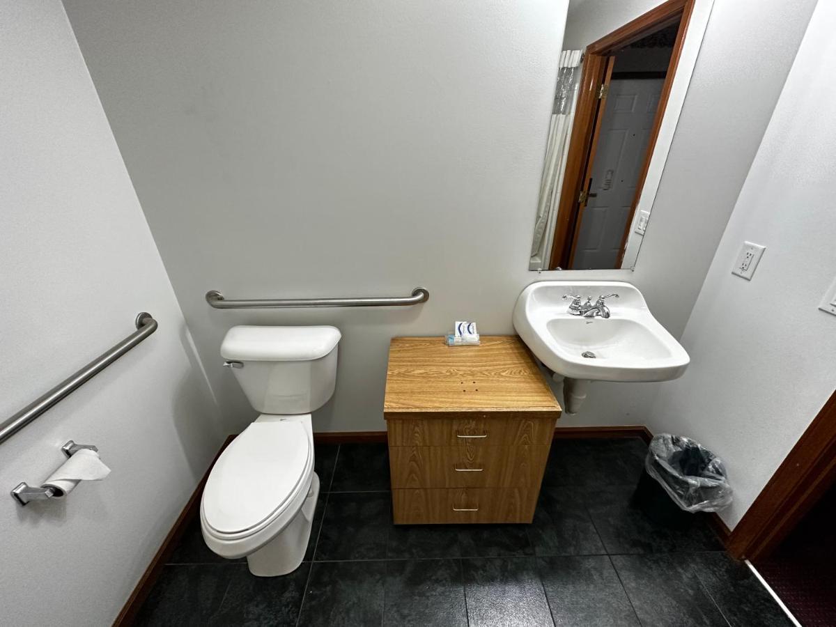 Attica Inn Экстерьер фото